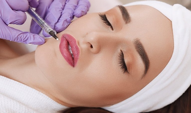 برترین کلینیک تزریق ژل لب در شهر قدس